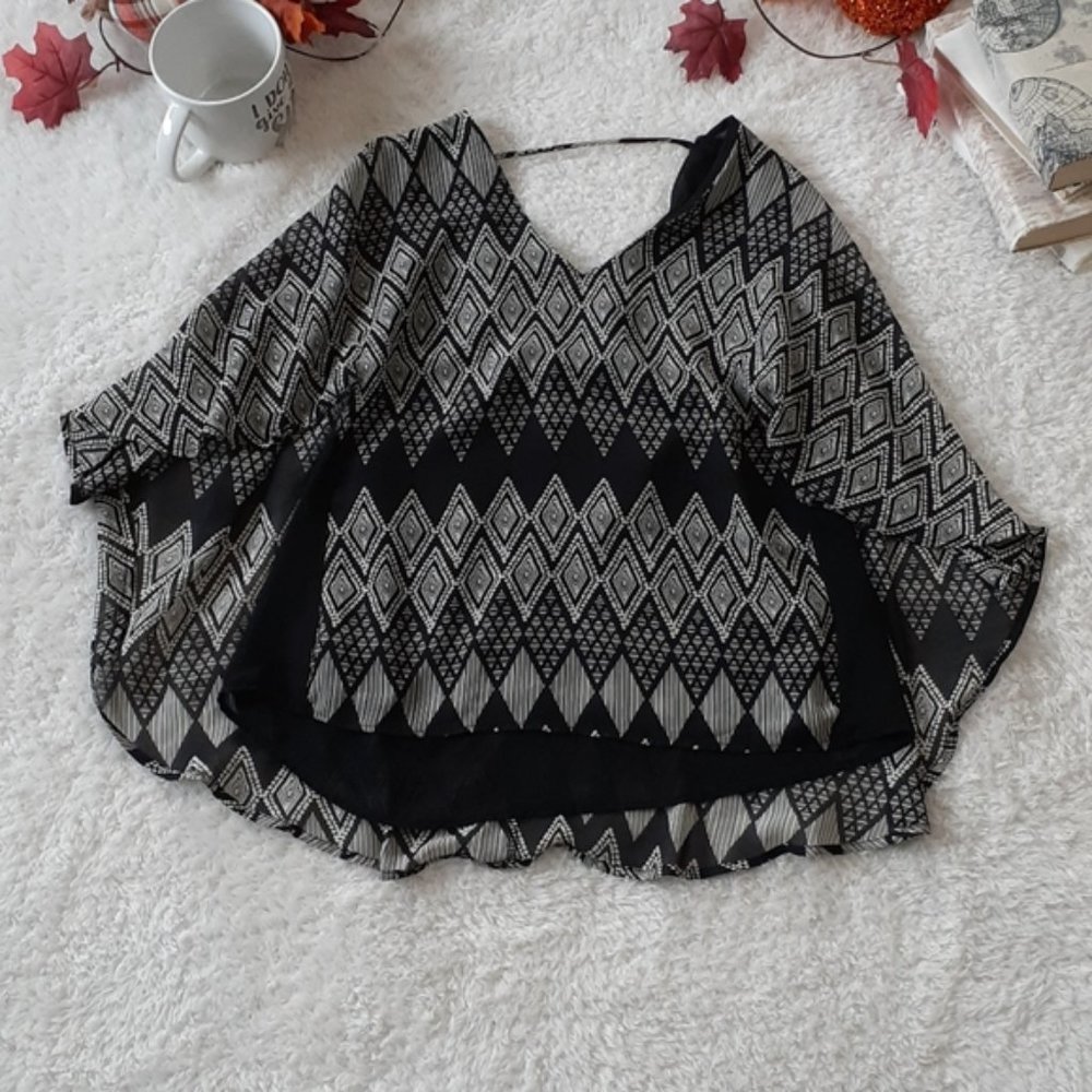 FREE w/ Bundle Cocomo Petite Caftan Style Shawl/Blouse Black and Grey Pattern